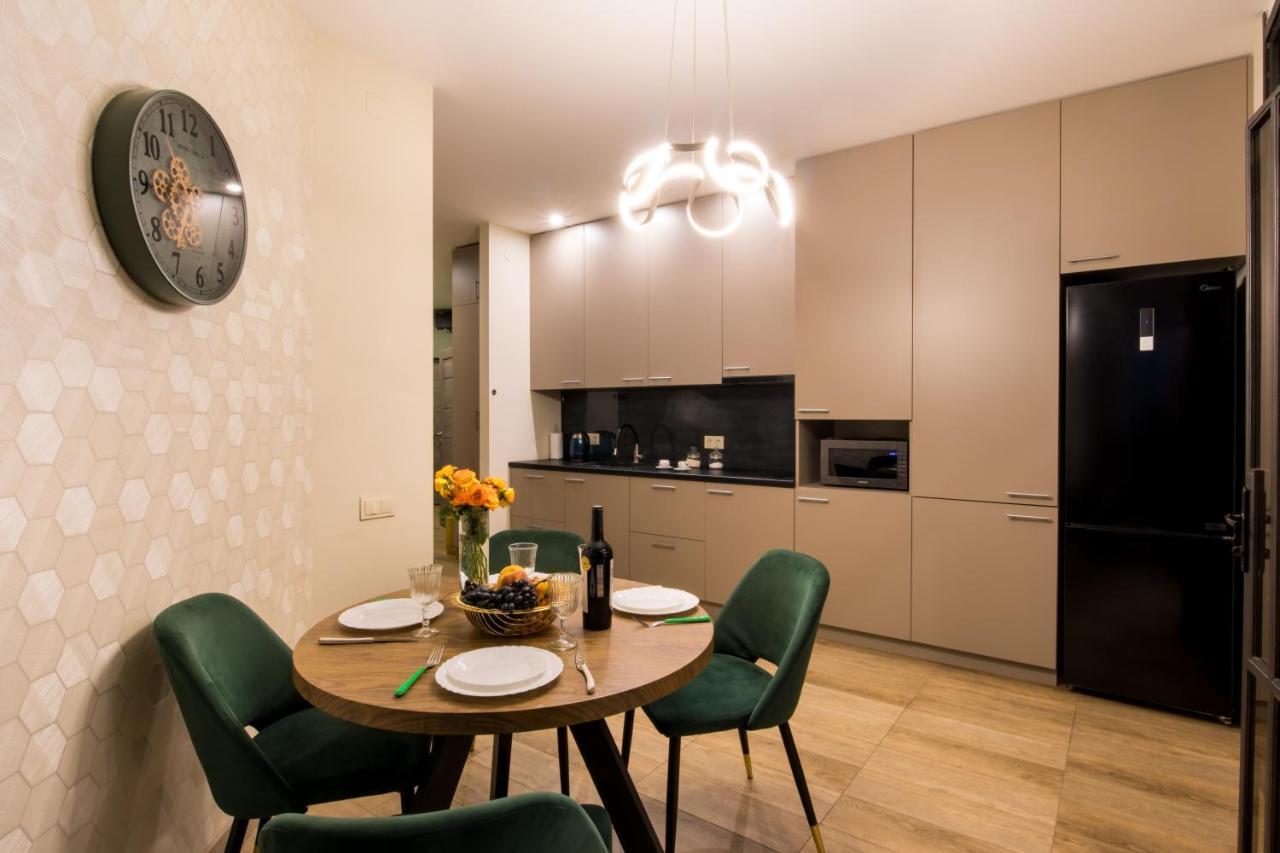 Hotelise L Bird Eye Apartment Ереван Екстериор снимка